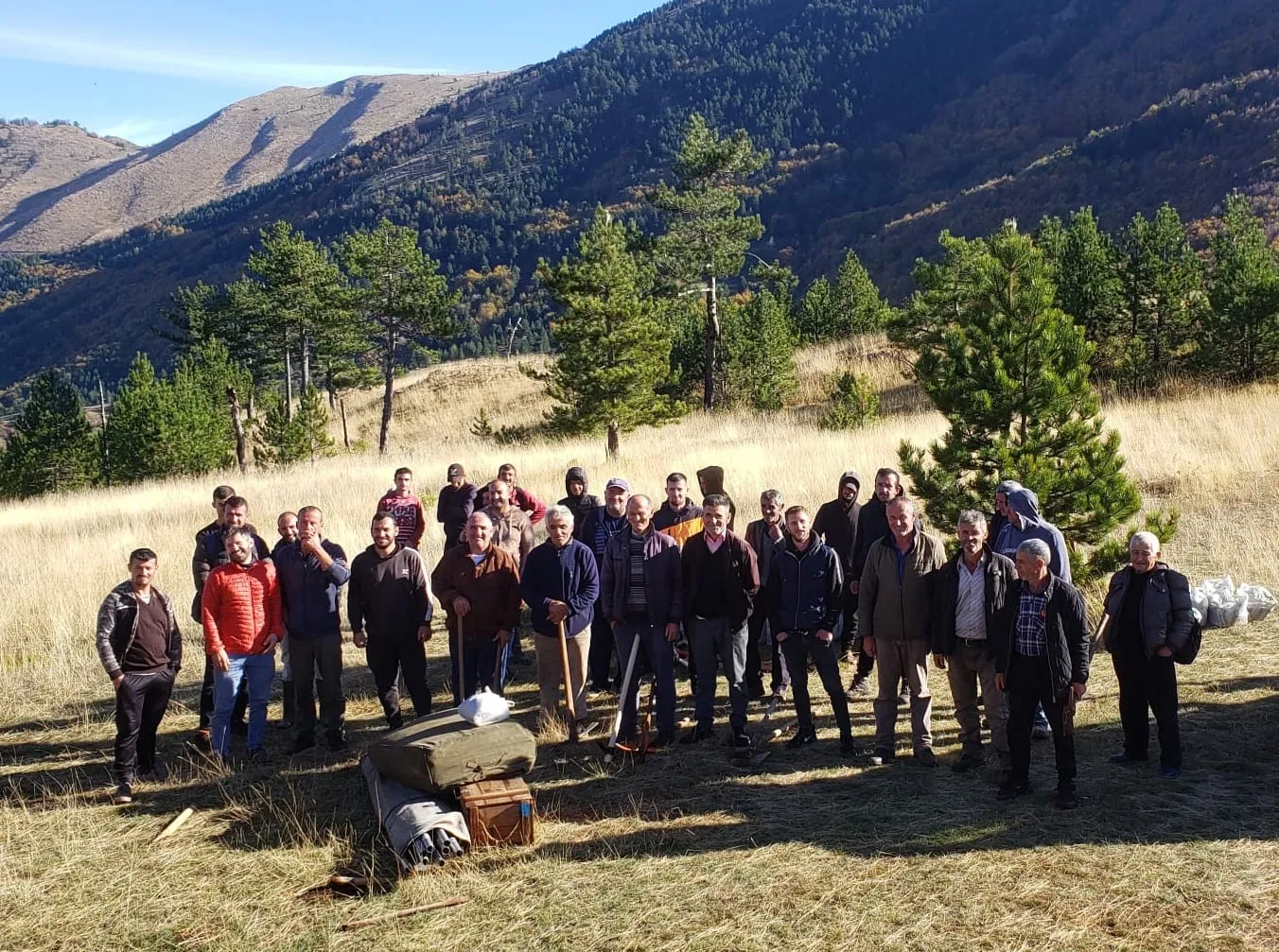 Team assembled in the morning before heading to the planting area